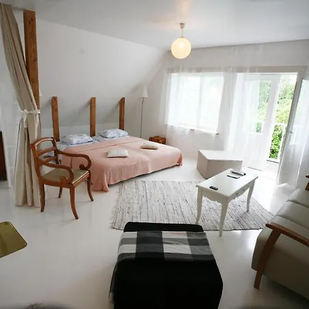Legendide Maja Guest house *