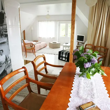 Legendide Maja Kuurordiapartment Vaeikse Viigi Aeaeres Haapsalu