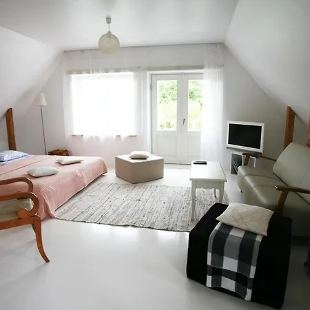 Legendide Maja Kuurordiapartment Vaeikse Viigi Aeaeres 4*