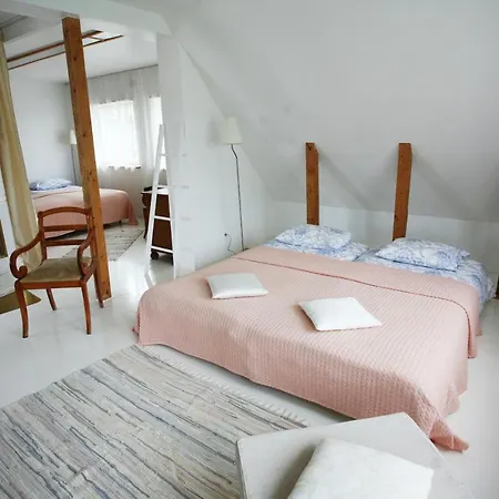 Legendide Maja Kuurordiapartment Vaeikse Viigi Aeaeres