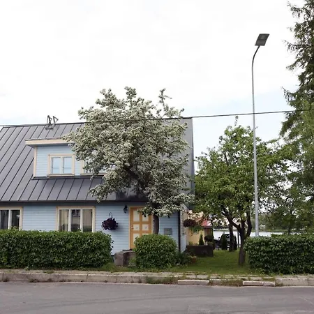 Legendide Maja Kuurordiapartment Vaeikse Viigi Aeaeres 4* Haapsalu