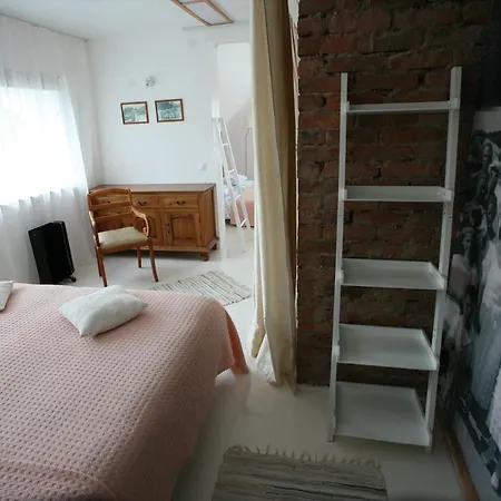 Legendide Maja Kuurordiapartment Vaeikse Viigi Aeaeres Pensjonat