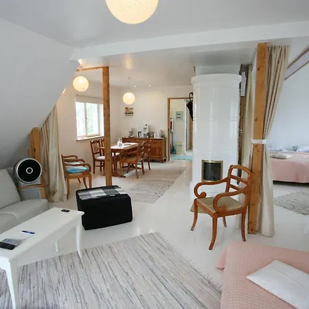 Legendide Maja Kuurordiapartment Vaeikse Viigi Aeaeres Pensjonat