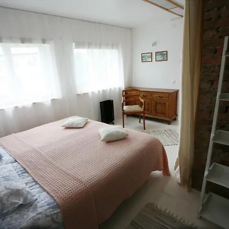 Pensjonat Legendide Maja Kuurordiapartment Vaeikse Viigi Aeaeres Haapsalu