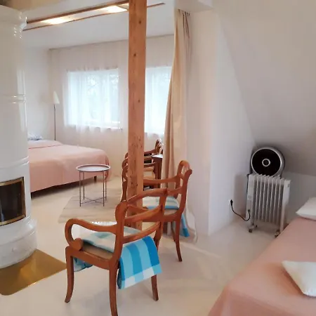 Pensjonat Legendide Maja Kuurordiapartment Vaeikse Viigi Aeaeres Haapsalu
