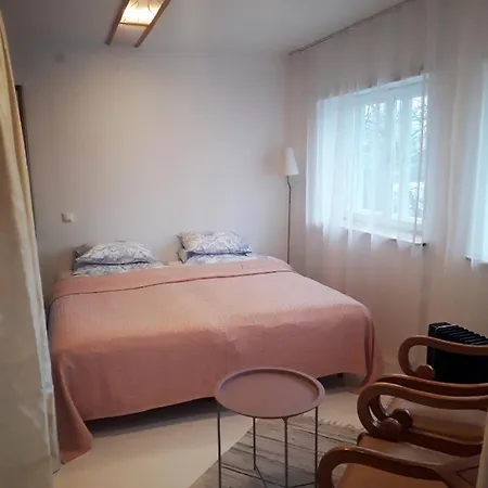 Legendide Maja Kuurordiapartment Vaeikse Viigi Aeaeres