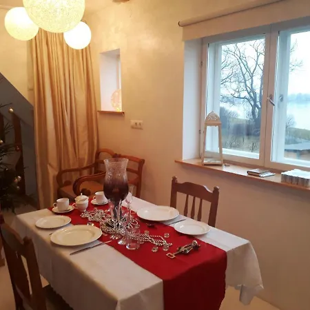 Pensjonat Legendide Maja Kuurordiapartment Vaeikse Viigi Aeaeres Haapsalu
