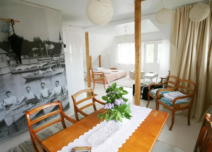 Legendide Maja Kuurordiapartment Vaeikse Viigi Aeaeres Гостевой дом Хаапсалу