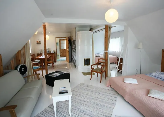 Legendide Maja Kuurordiapartment Vaeikse Viigi Aeaeres Хаапсалу