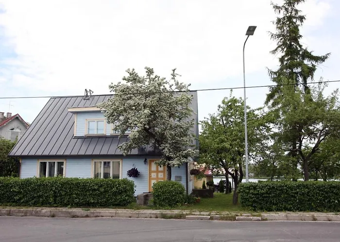 Legendide Maja Kuurordiapartment Vaeikse Viigi Aeaeres 4* Хаапсалу