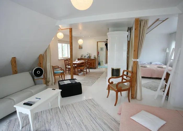 Legendide Maja Kuurordiapartment Vaeikse Viigi Aeaeres Гостевой дом