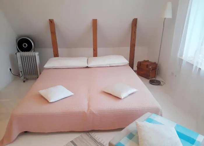 Legendide Maja Kuurordiapartment Vaeikse Viigi Aeaeres Гостевой дом Хаапсалу