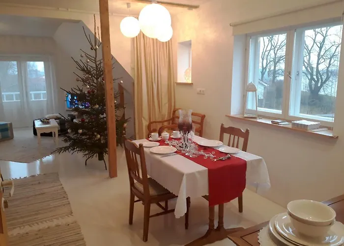 Гостевой дом Legendide Maja Kuurordiapartment Vaeikse Viigi Aeaeres 4*