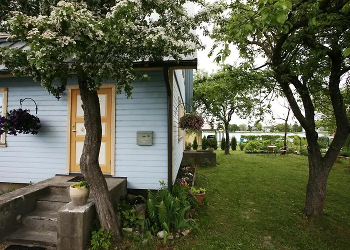 Гостевой дом Legendide Maja Kuurordiapartment Vaeikse Viigi Aeaeres