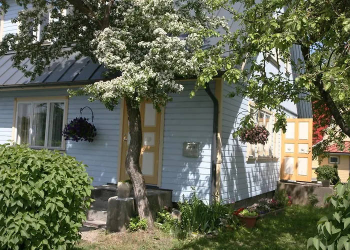 Legendide Maja Kuurordiapartment Vaeikse Viigi Aeaeres Хаапсалу