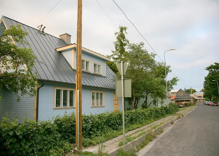 Legendide Maja Kuurordiapartment Vaeikse Viigi Aeaeres Гостевой дом Хаапсалу